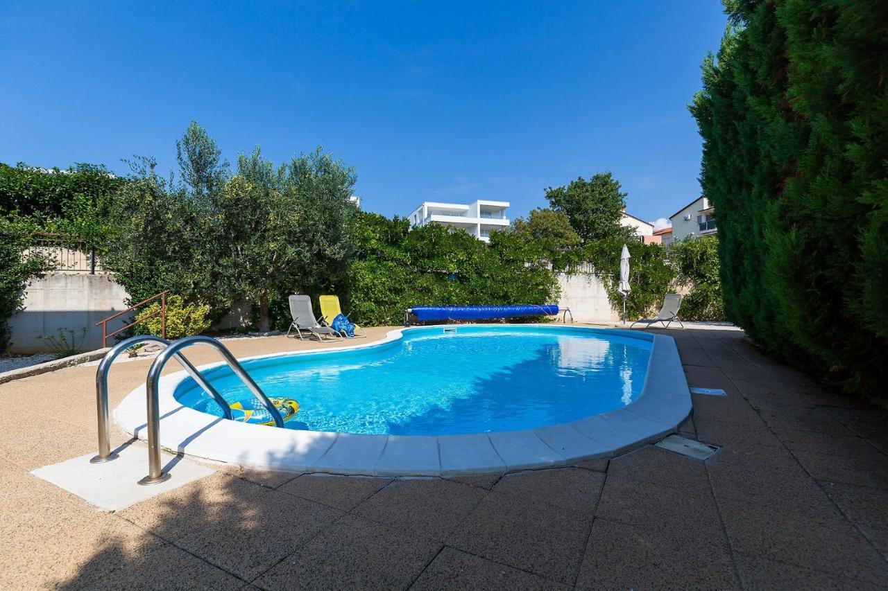 Apartments With A Swimming Pool Novigrad - 7078 Bagian luar foto