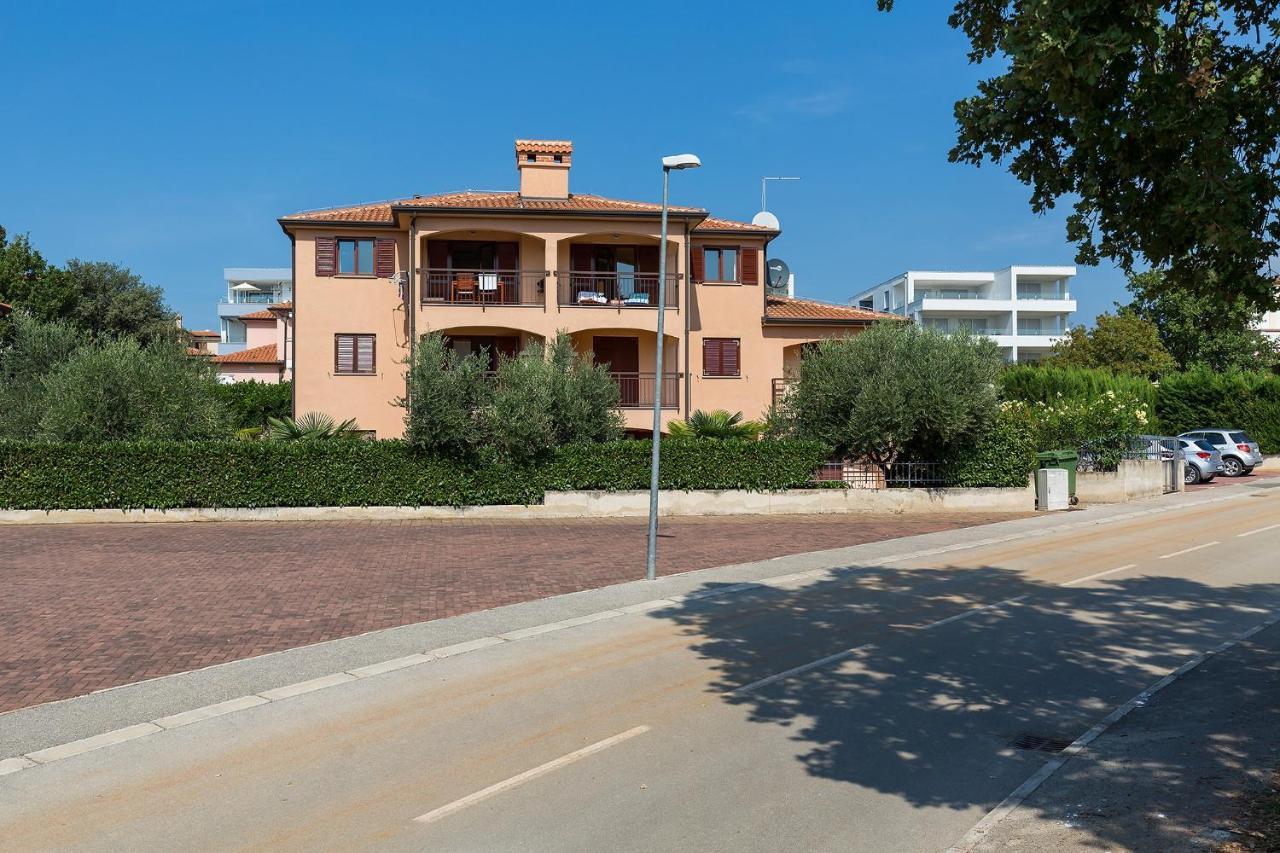 Apartments With A Swimming Pool Novigrad - 7078 Bagian luar foto