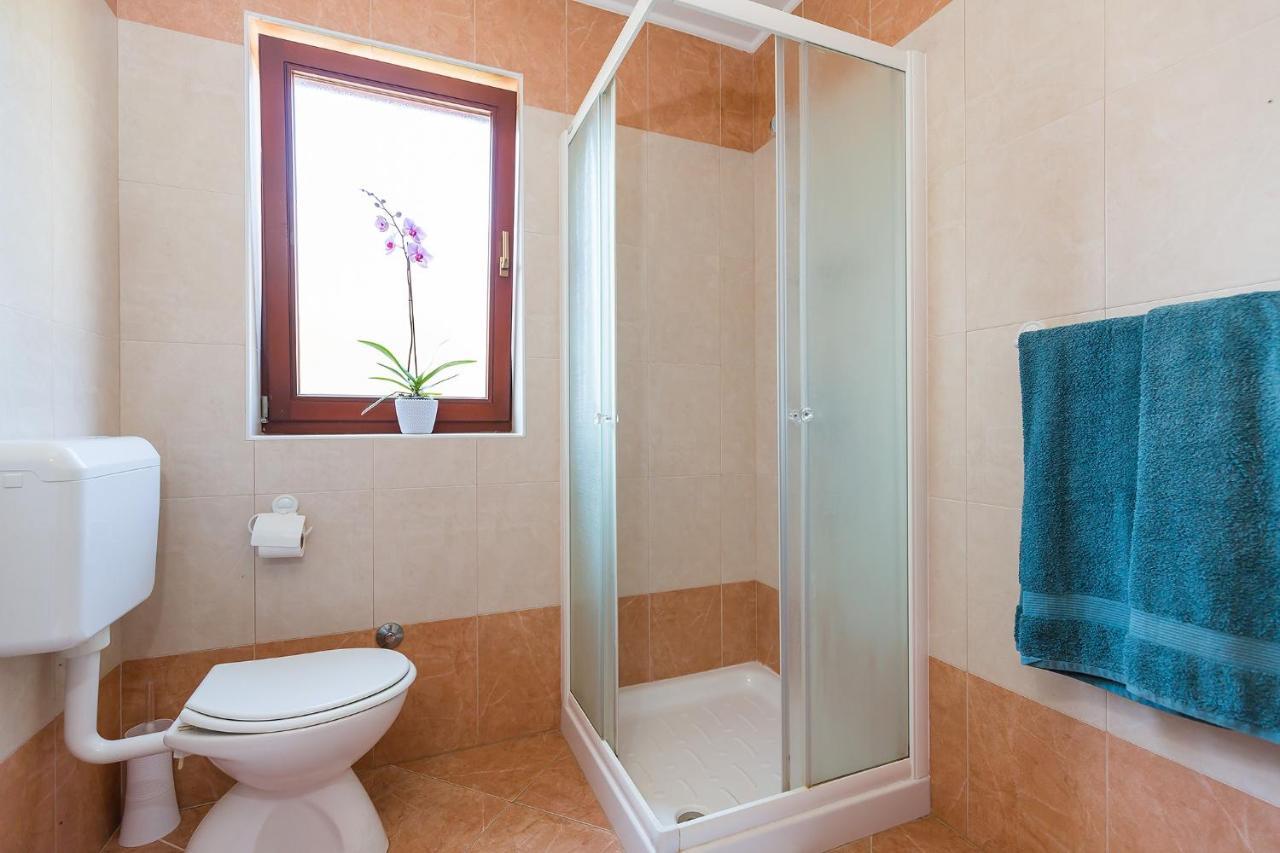 Apartments With A Swimming Pool Novigrad - 7078 Bagian luar foto