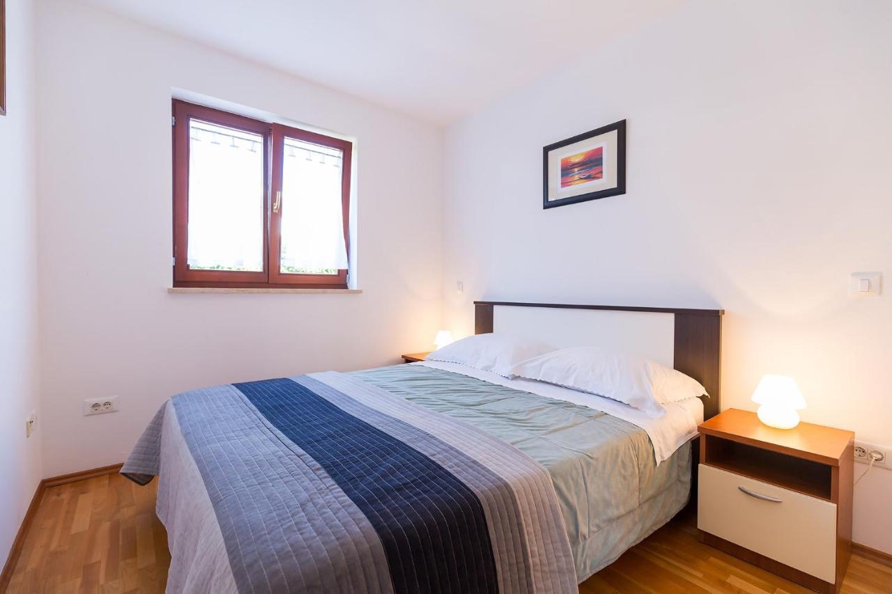 Apartments With A Swimming Pool Novigrad - 7078 Bagian luar foto