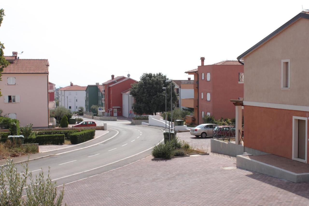 Apartments With A Swimming Pool Novigrad - 7078 Bagian luar foto