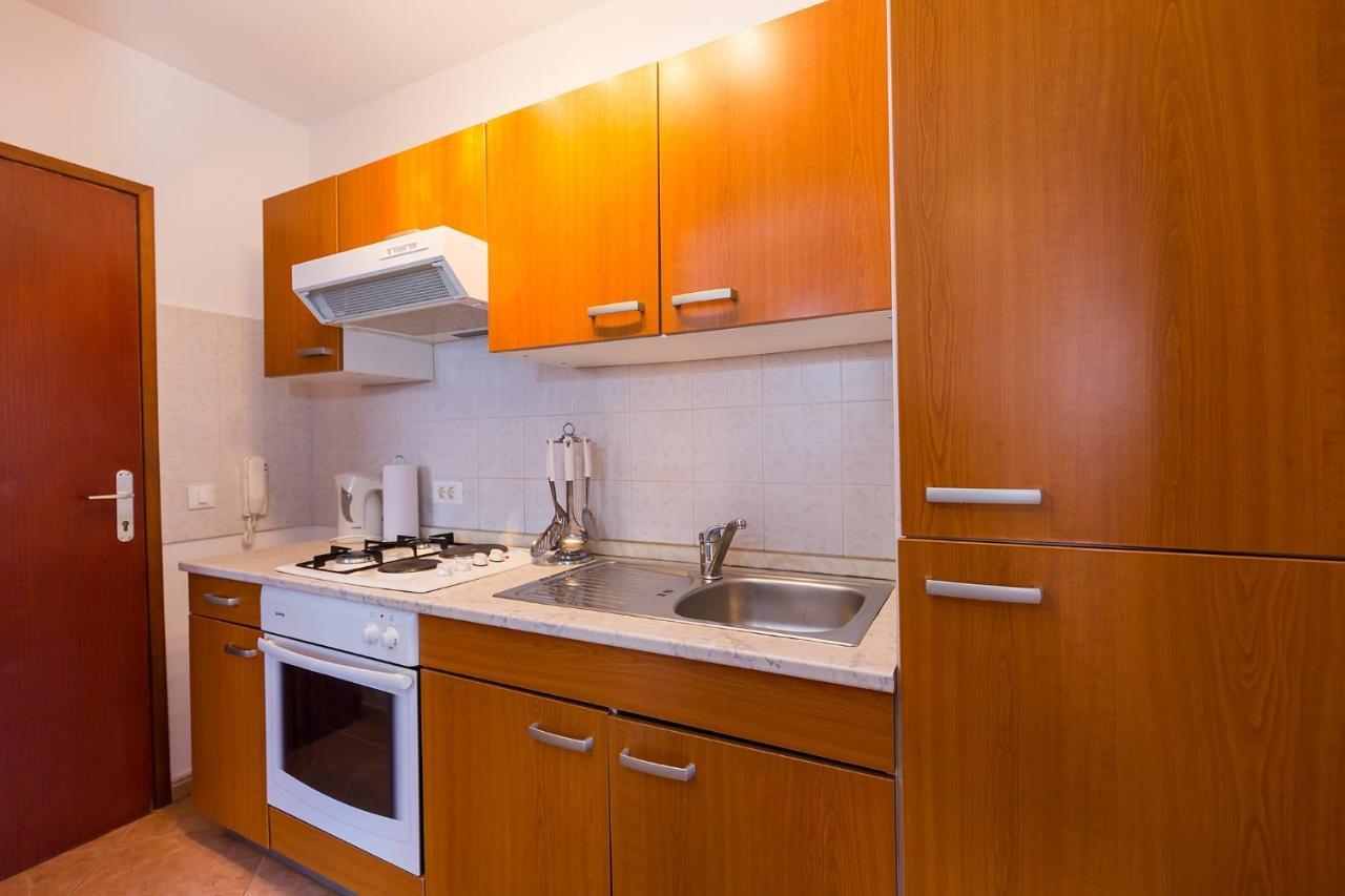 Apartments With A Swimming Pool Novigrad - 7078 Bagian luar foto