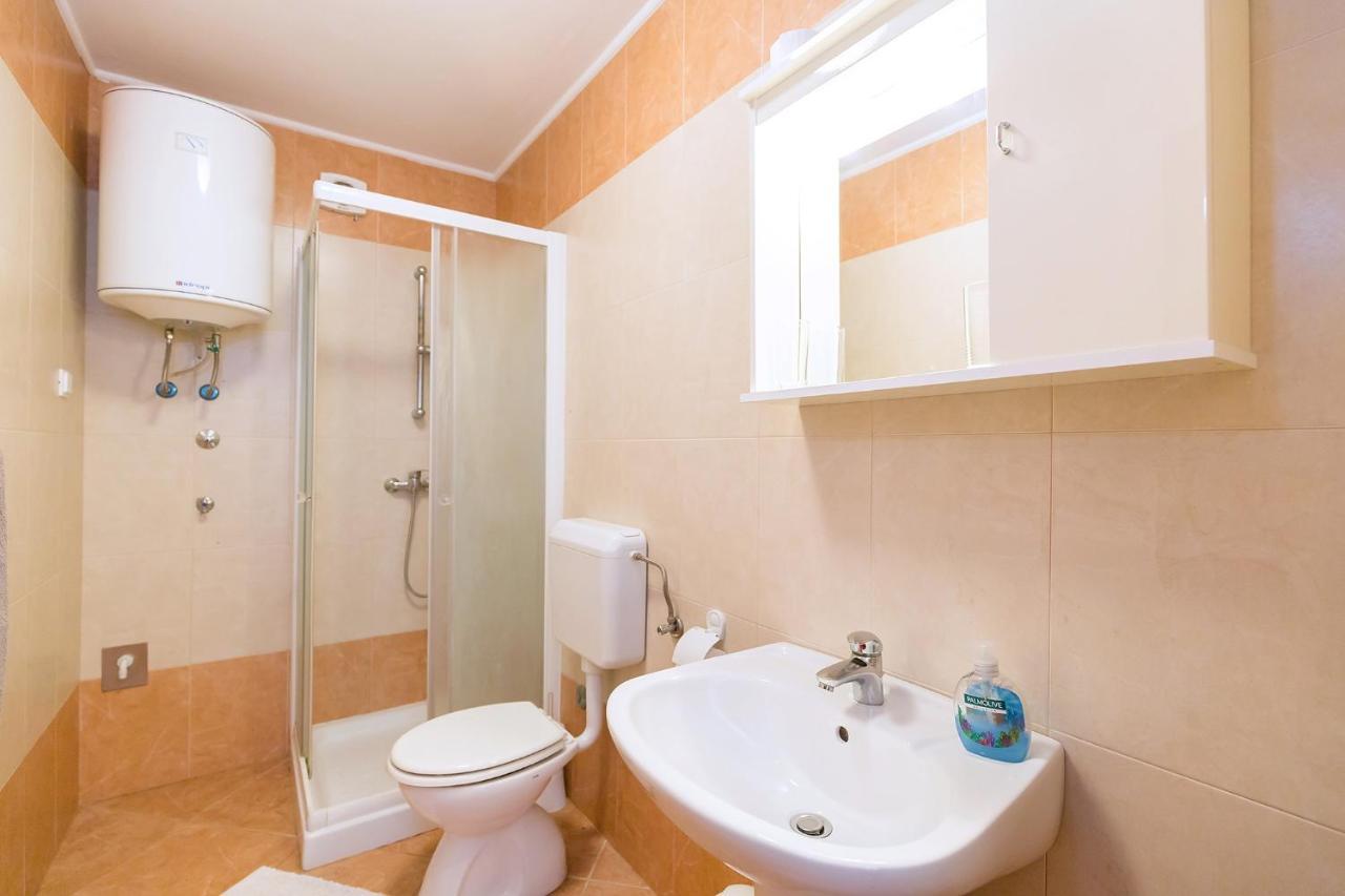 Apartments With A Swimming Pool Novigrad - 7078 Bagian luar foto