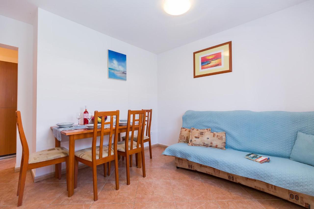 Apartments With A Swimming Pool Novigrad - 7078 Bagian luar foto